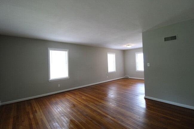 Building Photo - 2 Bedroom 1 Bath Duplex In The Waldo Area