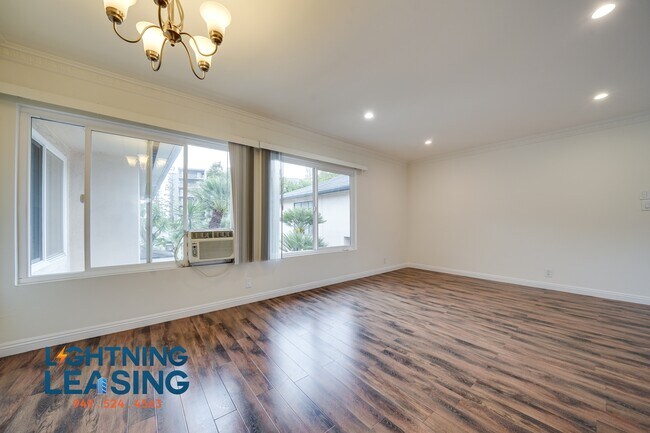 Building Photo - 1062 S Stanley Ave