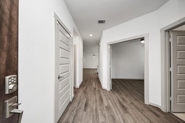 Building Photo - 3014 Jackmans Diamond