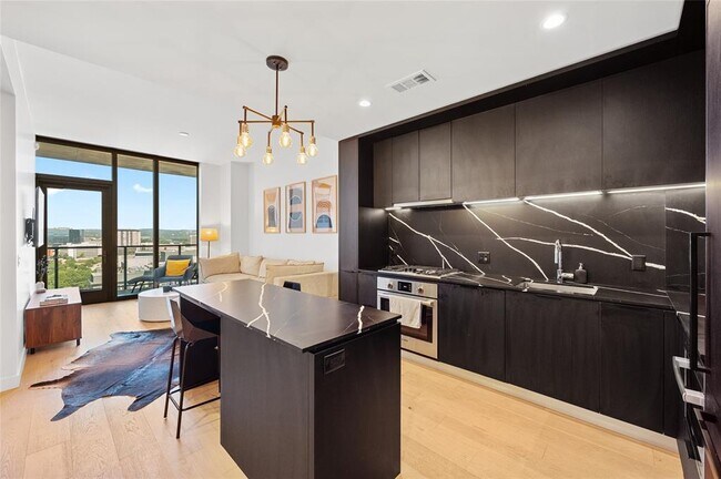 Building Photo - 44 East Ave