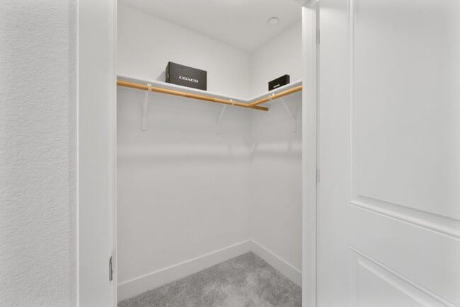 Building Photo - 5933 Sunstone Dr