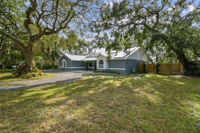 Building Photo - 15410 Manning Dr
