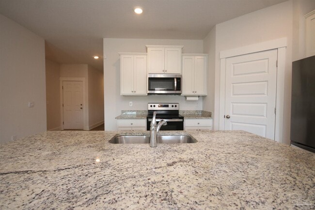 Building Photo - 5788 Danbury Blvd