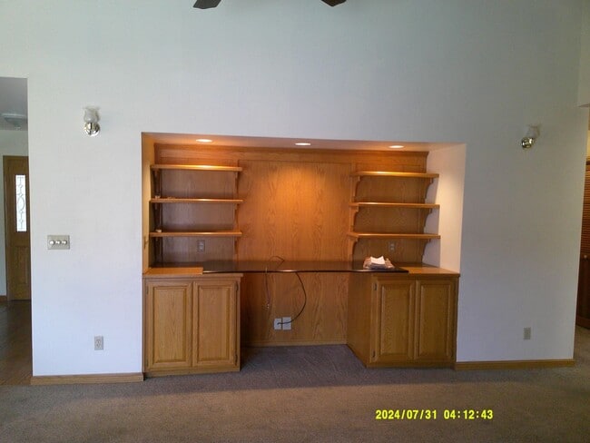 Building Photo - 960 Monique Way