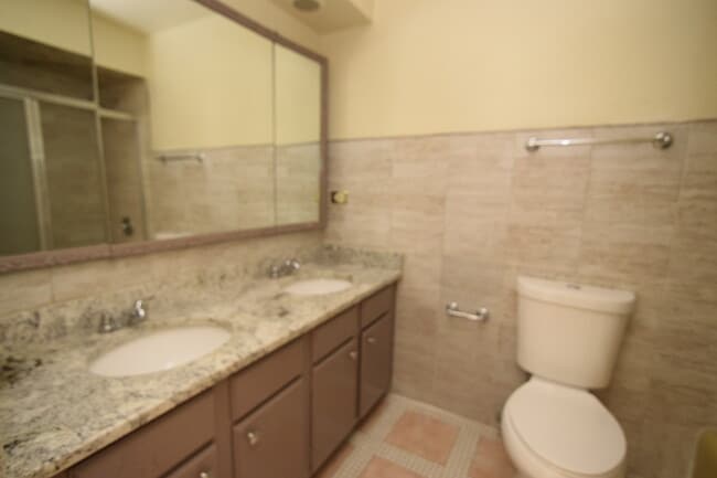 Building Photo - 5025 Carol St