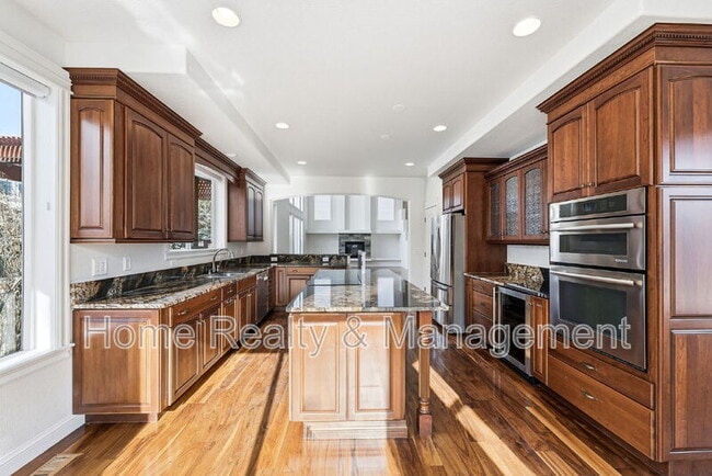 Building Photo - 14325 N Santa Fe St