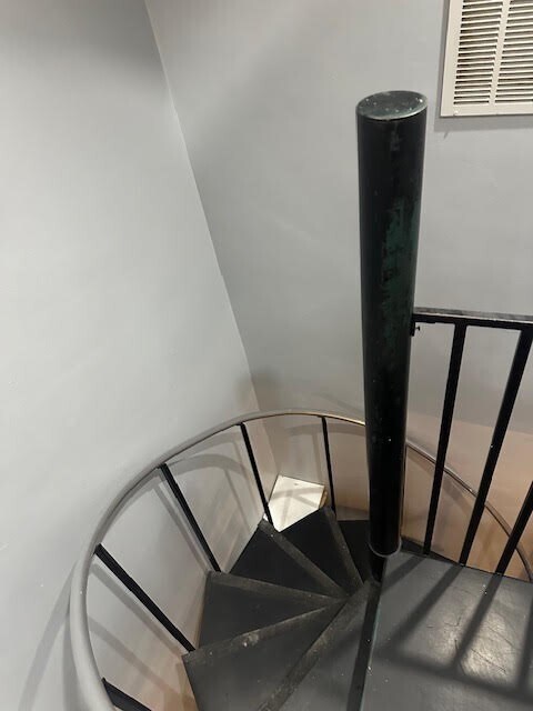 Building Photo - 633 Plantation St