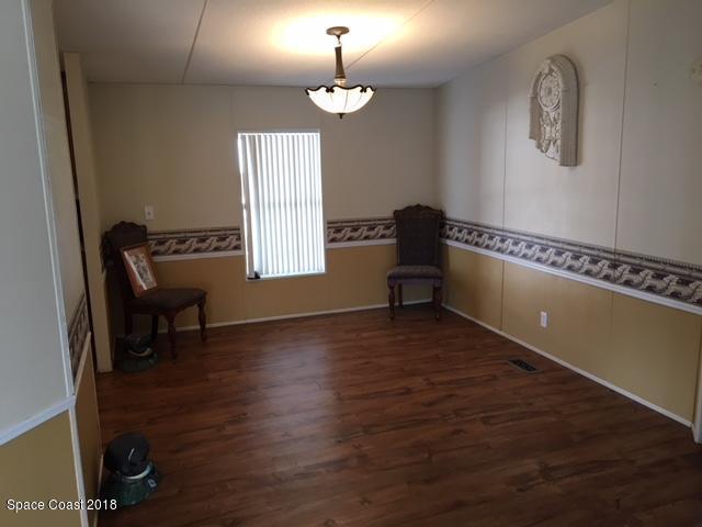 Building Photo - 1617 Ridge Dr