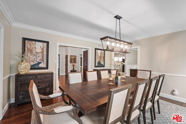 Building Photo - 15434 Sutton St