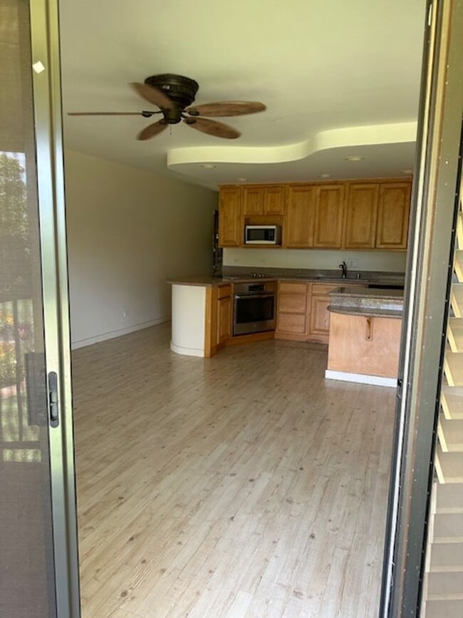 Building Photo - Beachfront Kihei Condo