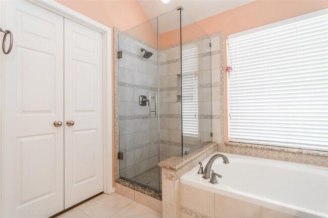 Building Photo - 2453 Cimmaron Dr