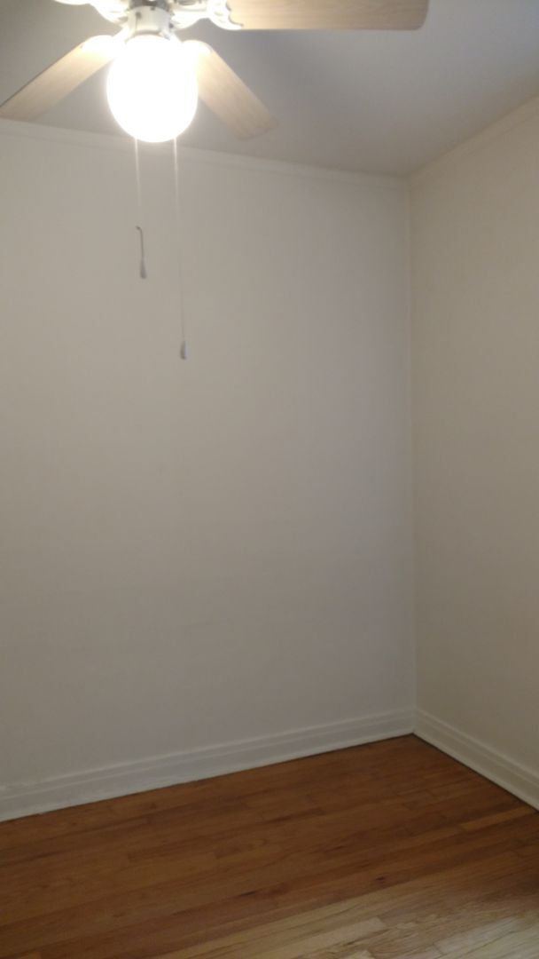 Building Photo - Fantastic Roscoe Village One Bedroom