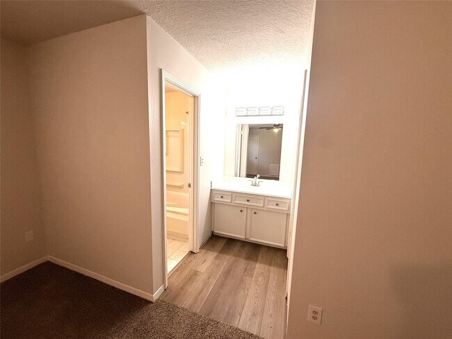 Building Photo - 1003 Valley Ranch Dr