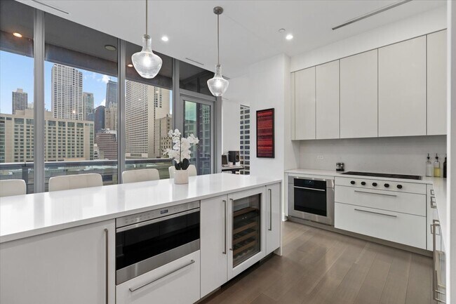 Building Photo - 403 N Wabash Ave