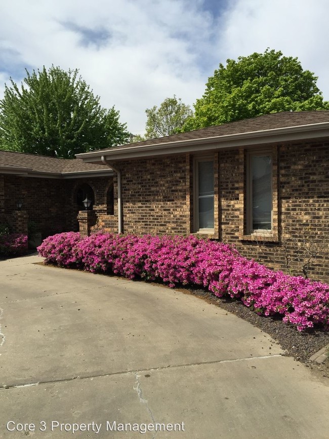Primary Photo - 2 br, 1 bath House - 2903 Interlacken Drive