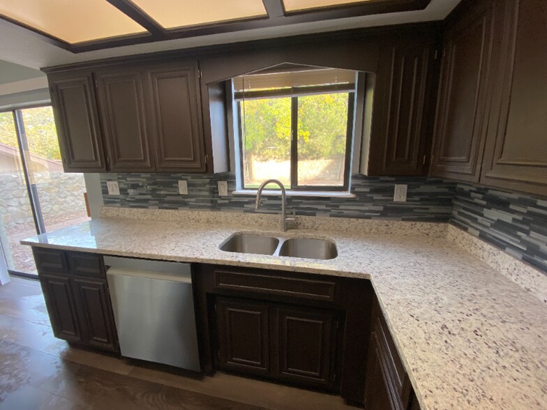 Building Photo - 773 Dorsey Dr