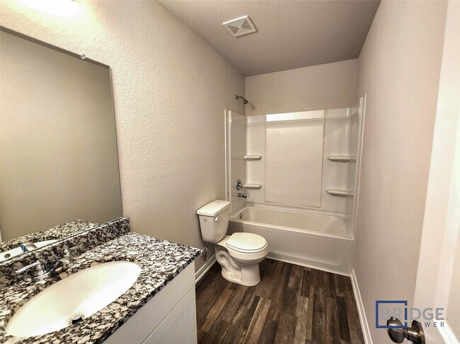 Building Photo - 10083 Cerritos dr