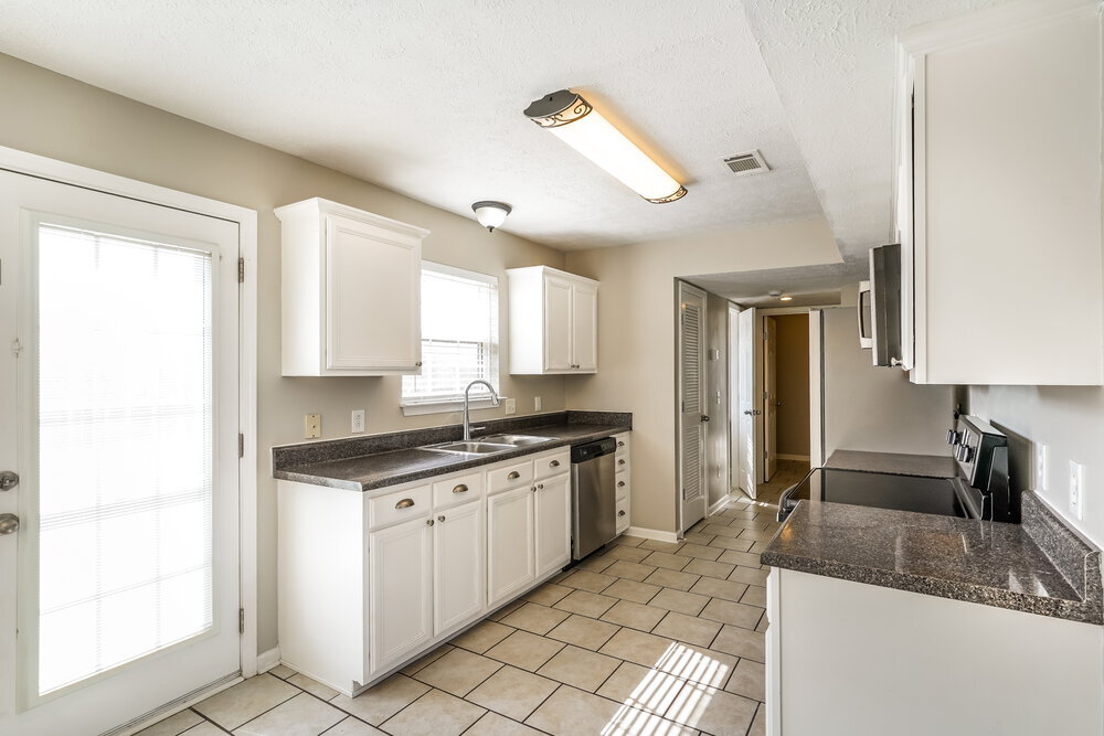 Building Photo - 2209 Dewey Dr