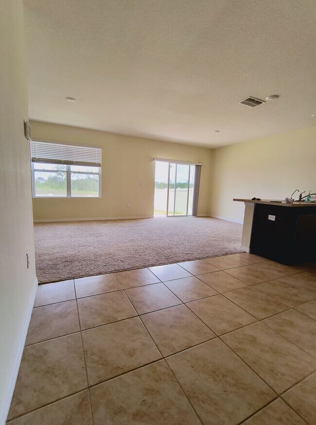 Building Photo - 1065 Cambridge Dr