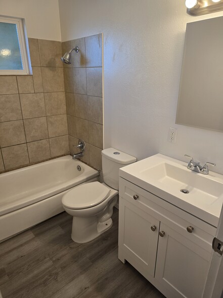 Bathroom - 10416 Mills Tower Dr