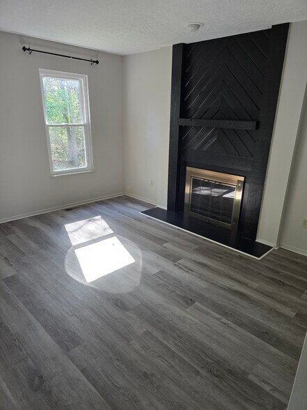 Building Photo - 1282 Gatwick Ct