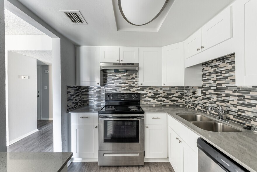 River View Apartments, LLC 5659 Del Prado Dr Tampa FL 33617