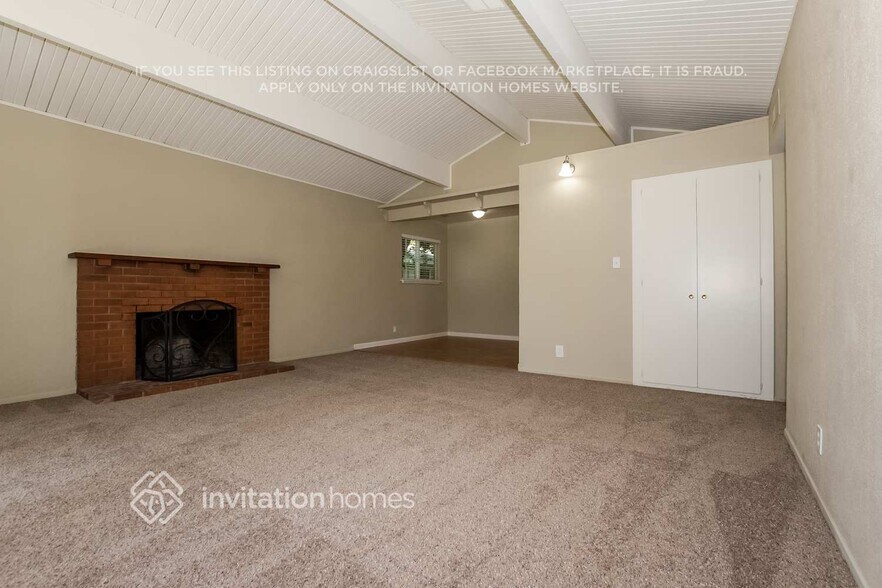 Building Photo - 10208 La Presa Way