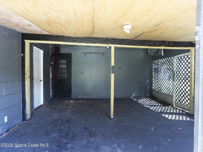 Building Photo - 317 Pineda St