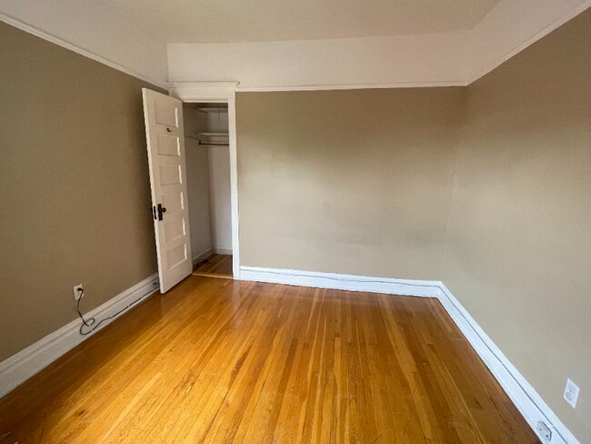 Building Photo - 326 S Ridgeland Ave