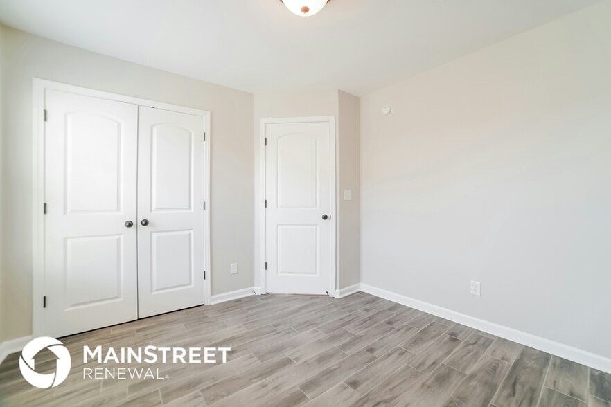 Building Photo - 4290 Carroll Dr