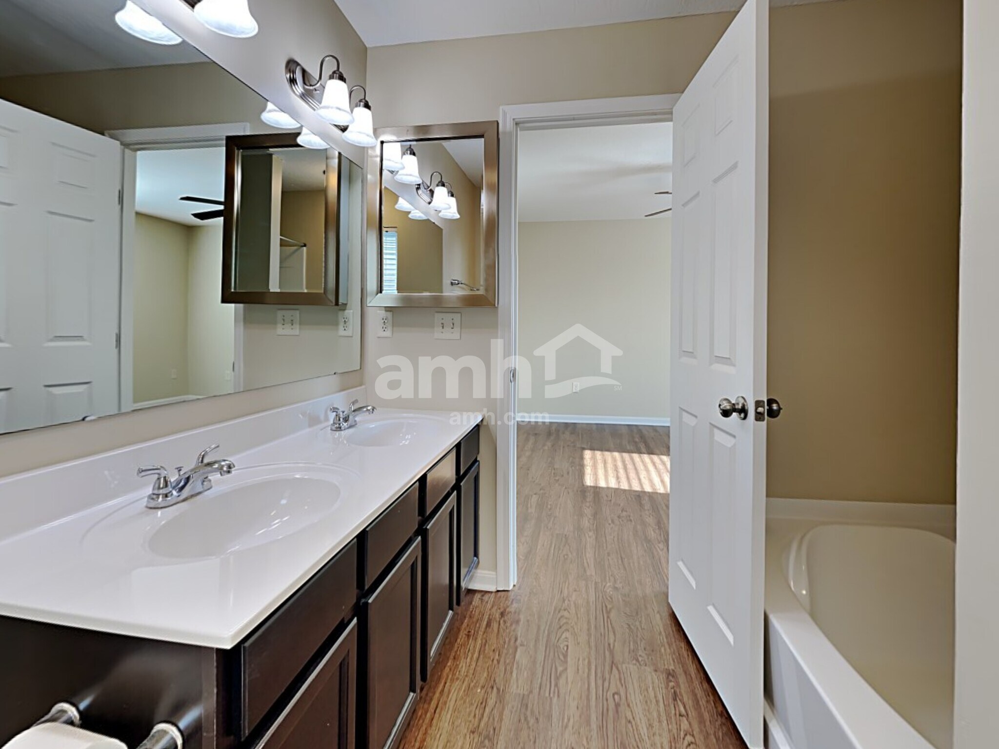 Building Photo - 4319 Hunting Hawk Dr