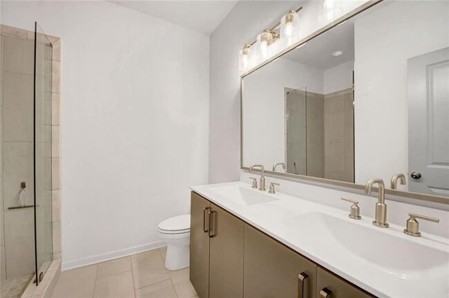 Building Photo - 900 Brees Ct