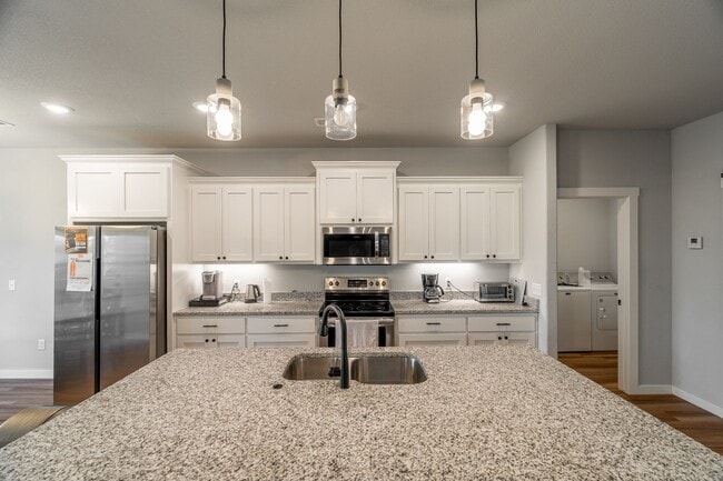 Building Photo - Nearly New Bella Vista Home Nestled in Ultimate Privacy! Furnished options available!