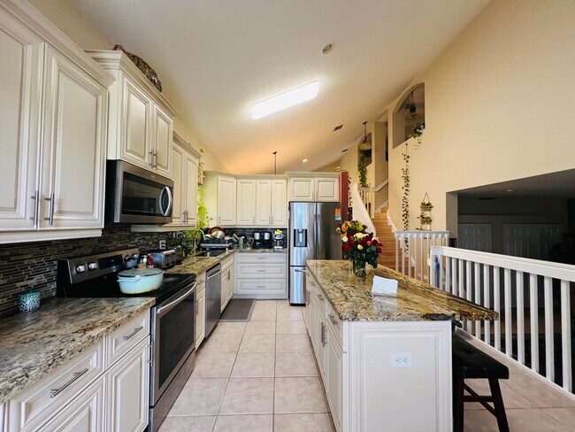 Building Photo - 7859 Springvale Dr