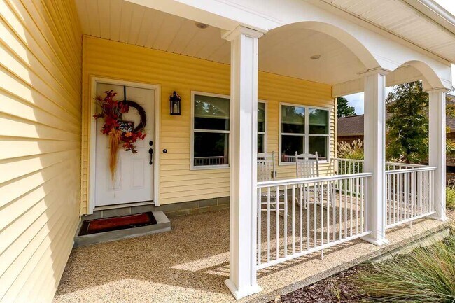 Building Photo - 63 Alteza Dr