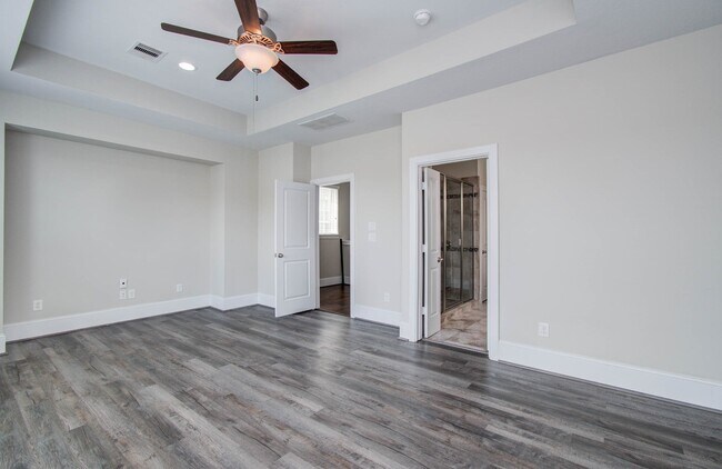 Building Photo - 11023 Acorn Falls Dr