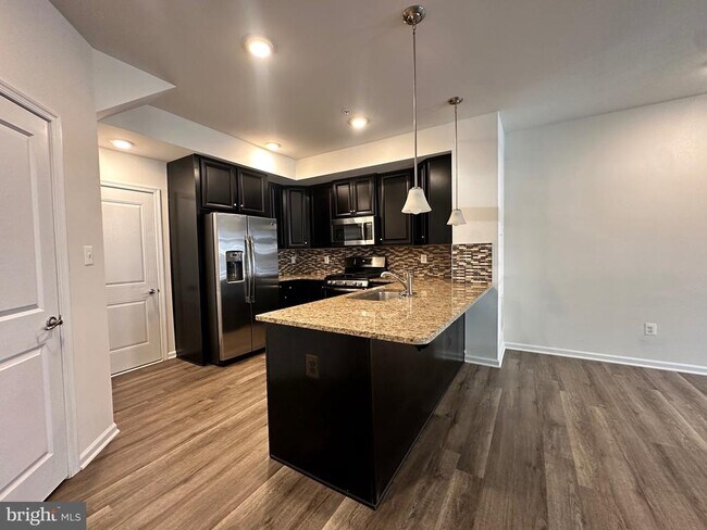 Building Photo - 13727 Endeavour Dr