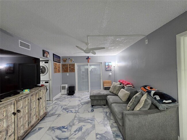 Building Photo - 19505 Quesada Ave