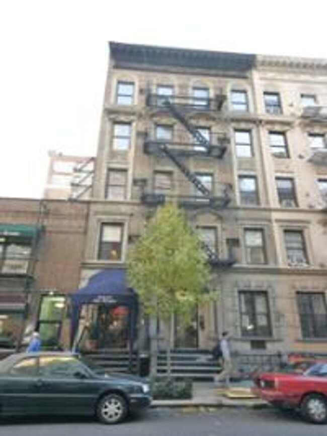 Building Photo - 128 E 83rd St