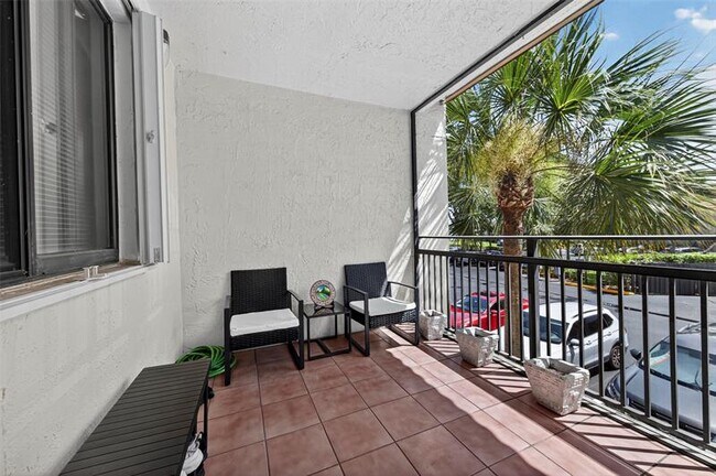 Building Photo - 412 Lakeview Dr