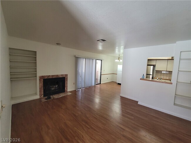 Building Photo - 1321 Del Mar St