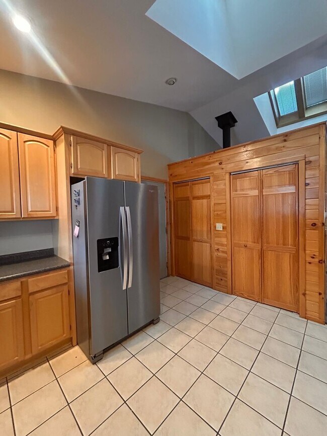 Building Photo - Charming Log Cabin Rental – 3 Bedroom / 2 Bath | Carthage School District