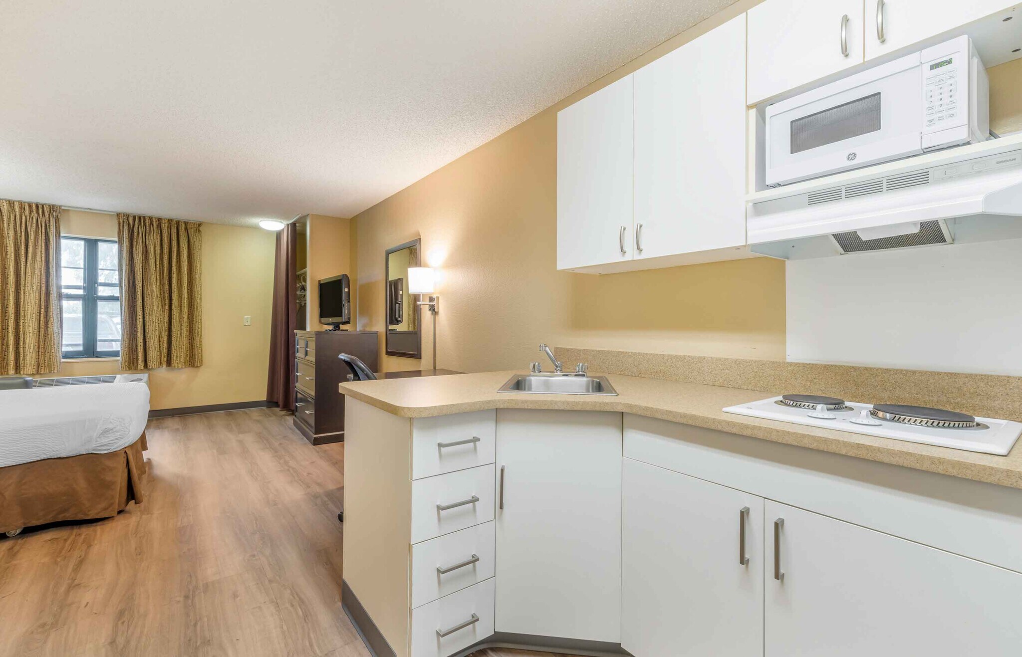 Building Photo - Furnished Studio-Temecula - Wine Country