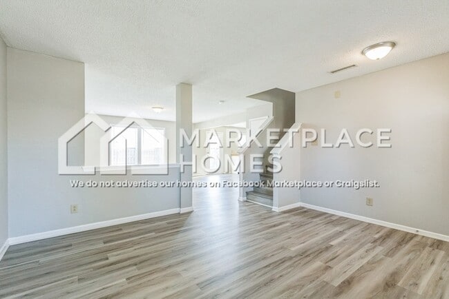 Building Photo - 10760 August Dr