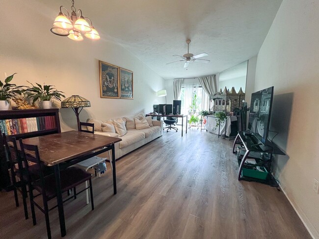 Building Photo - 2BR/2BA Condo in NW Gainesville - availabl...