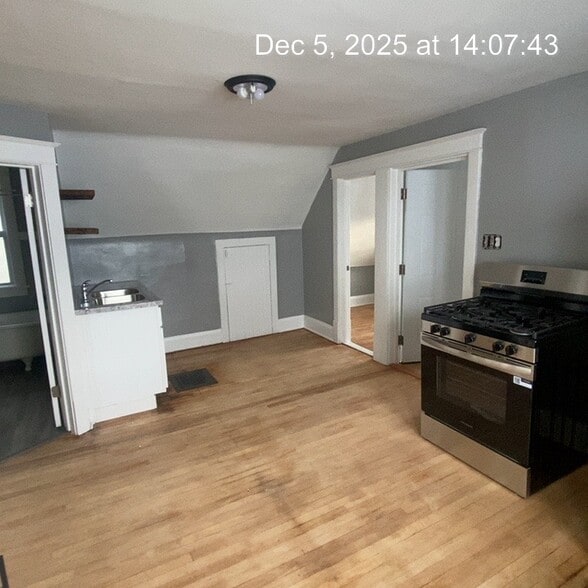 Building Photo - 823 E Clarke St