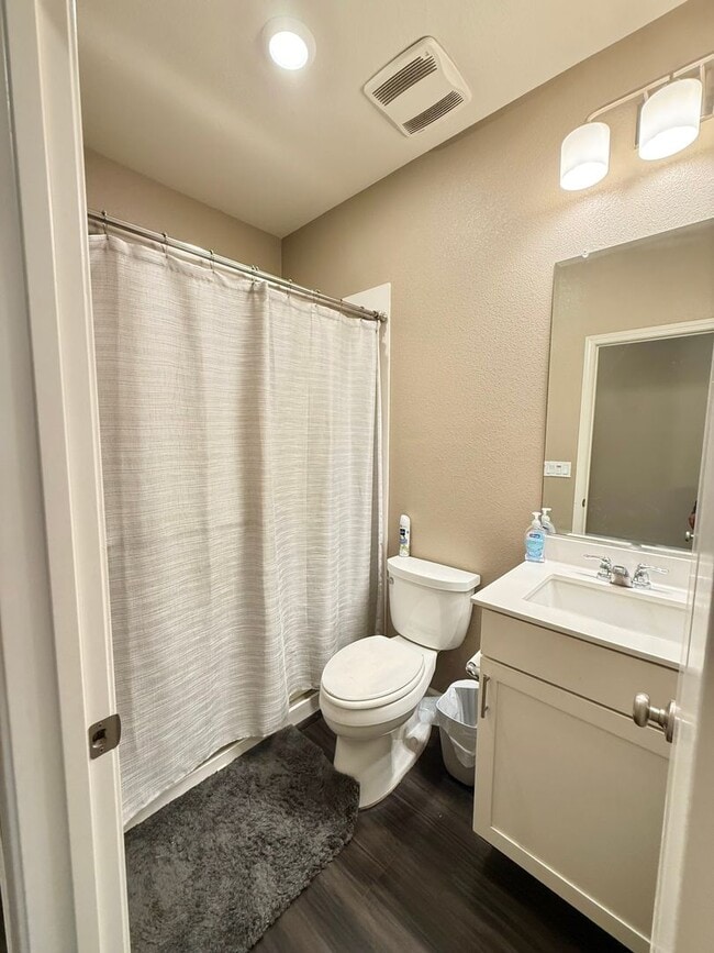 Building Photo - Spacious 5-Bedroom Home | Private Yard + Attached Garage