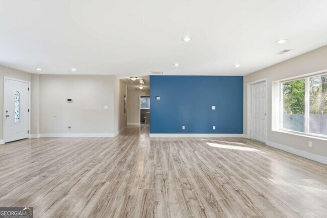 Building Photo - 1735 Carter Cir
