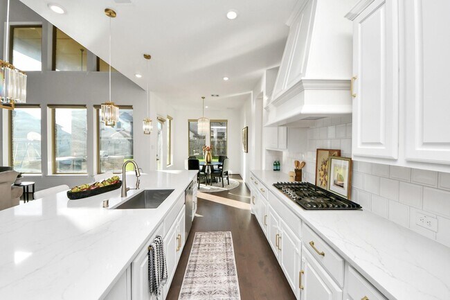 Building Photo - 10719 Klaria Cres Ct