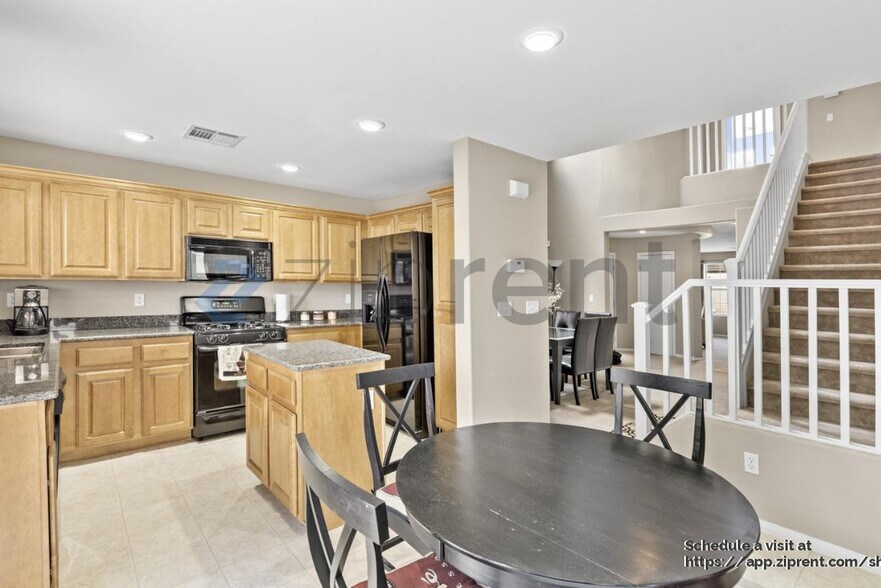 Building Photo - 5580 Avent Ferry St